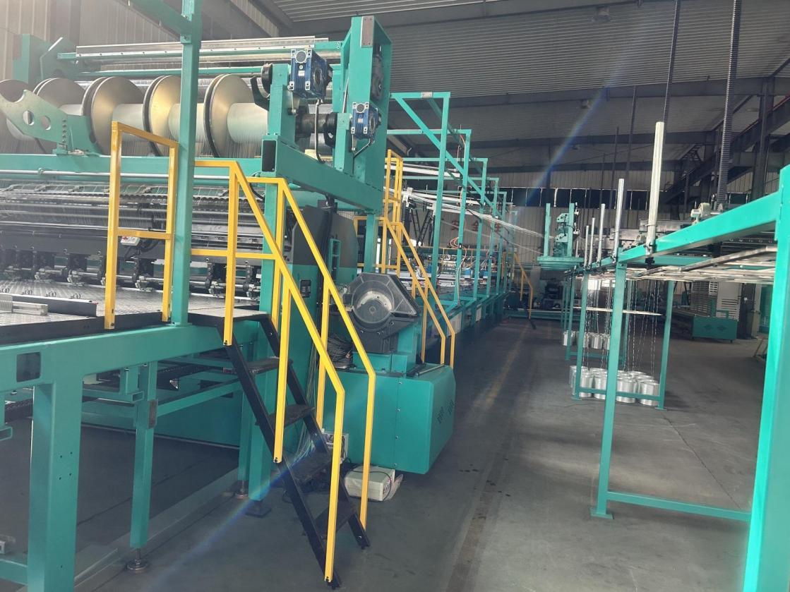 composite warp knitting machine